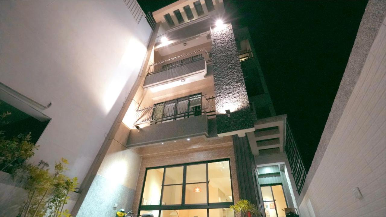 咻咻宿 Xiuxiu 電梯宅 T'ai-tung Exterior foto